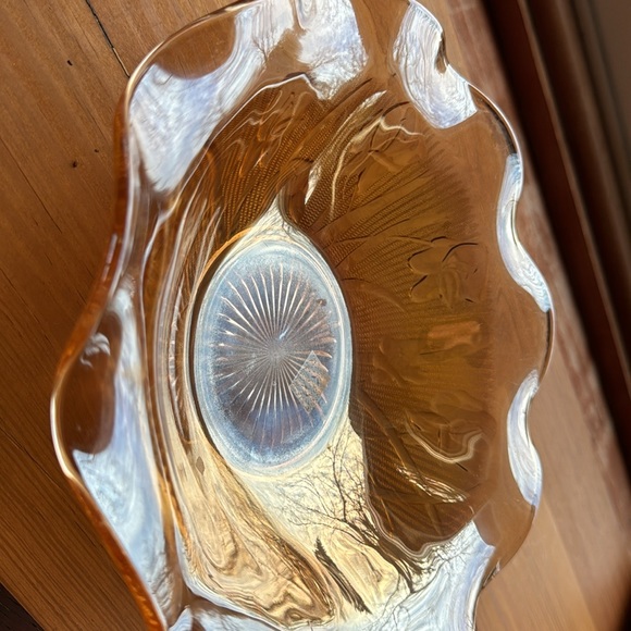 Peach 1960s  depression glass 9" ruffle bowl Jeanette iris - Picture 5 of 5